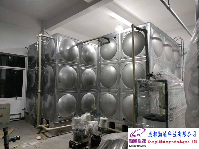 龙泉2台不锈钢水箱安装现场使用单位：美尔则道成都科技有限公司